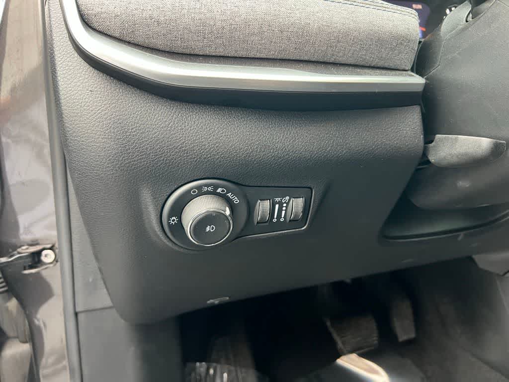 Thumbnail: 2022 Jeep Compass - 17