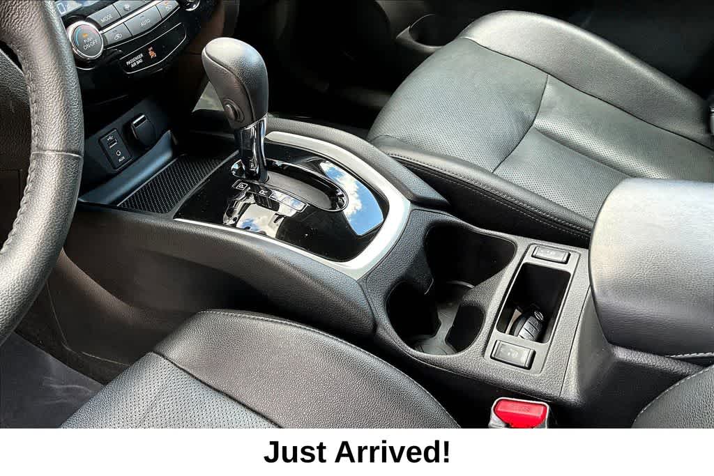 Thumbnail: 2016 Nissan Rogue - 14