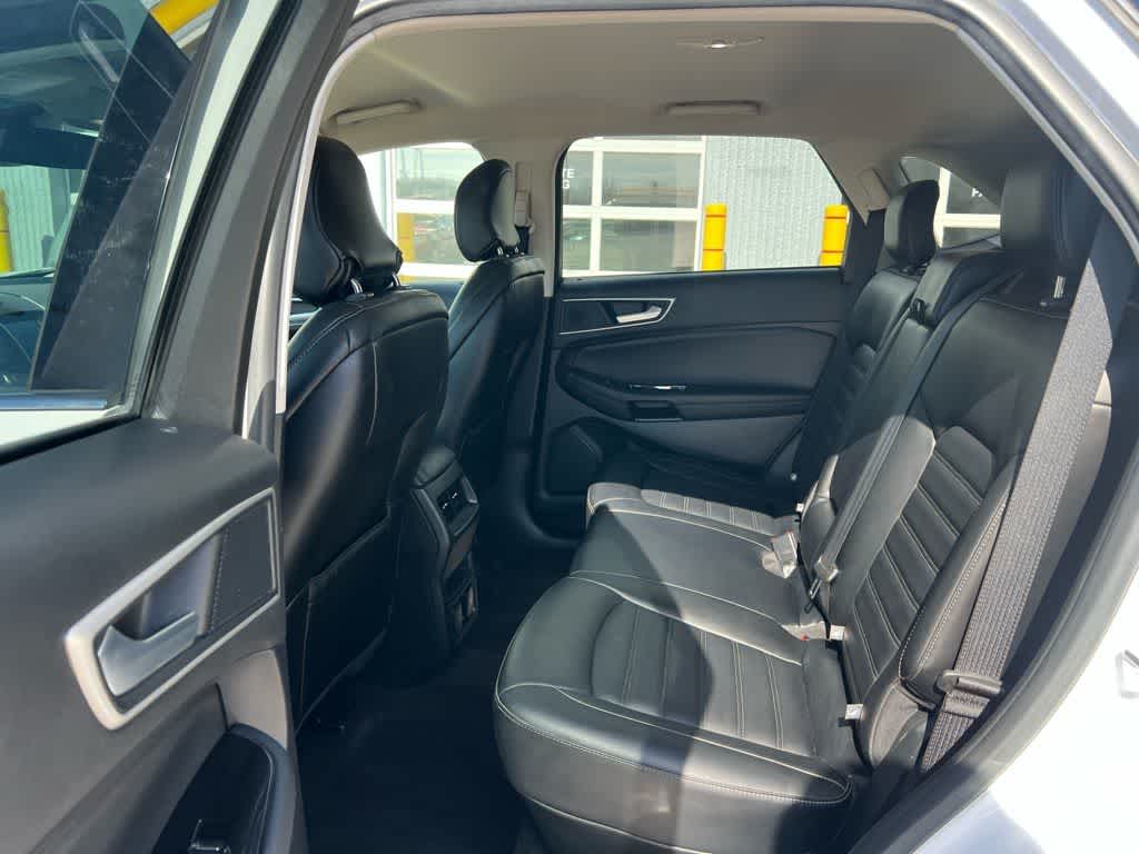 Thumbnail: 2019 Ford Edge - 16