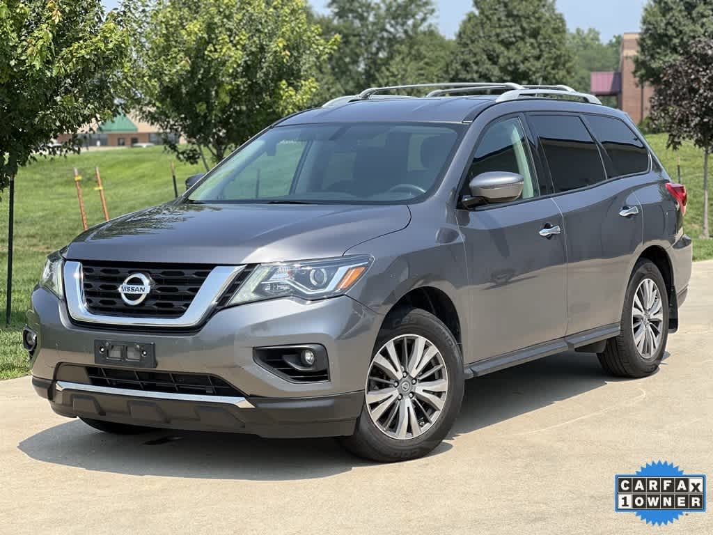 Thumbnail: 2017 Nissan Pathfinder - 1