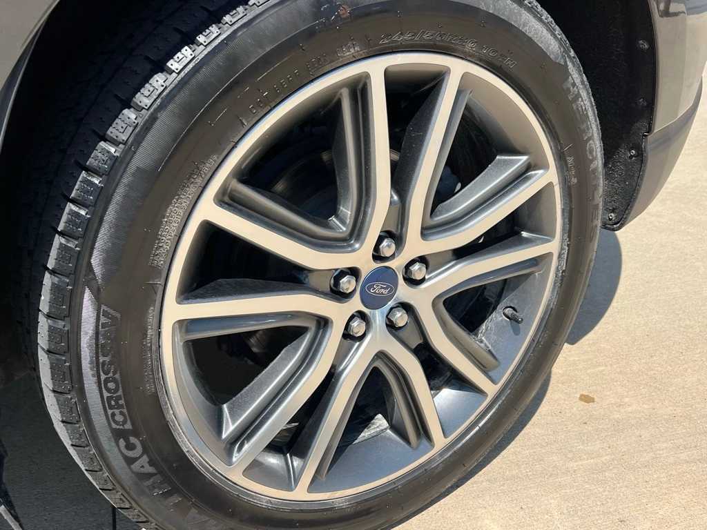 Thumbnail: 2019 Ford Edge - 10