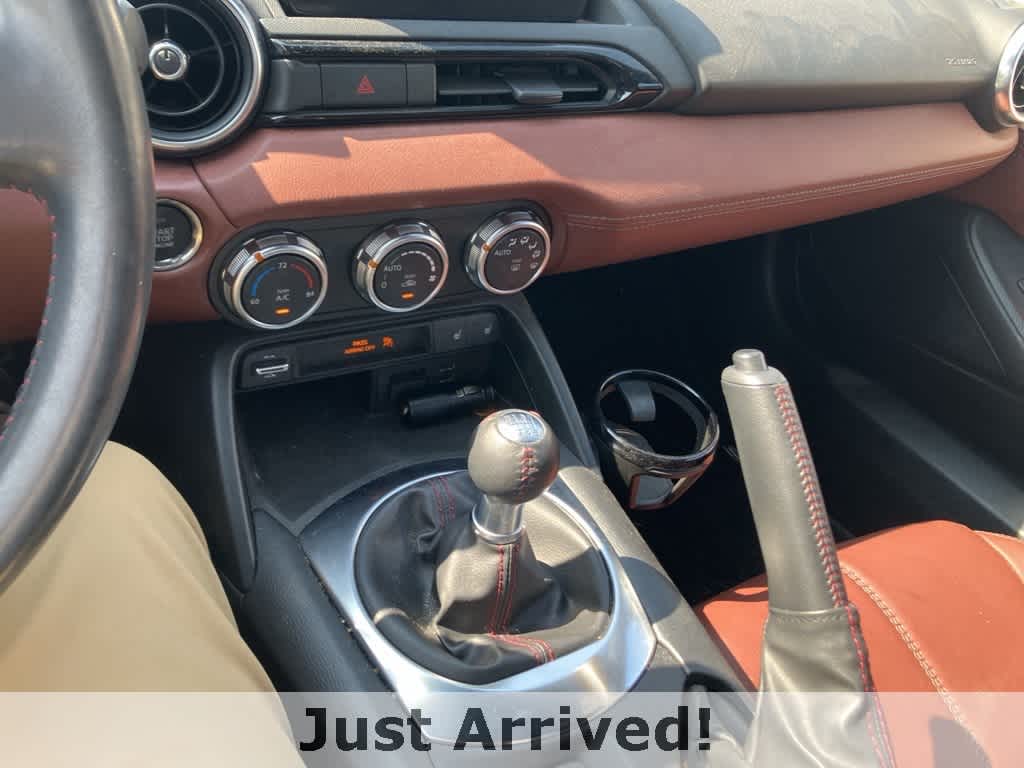Thumbnail: 2019 Mazda MX-5 Miata - 8