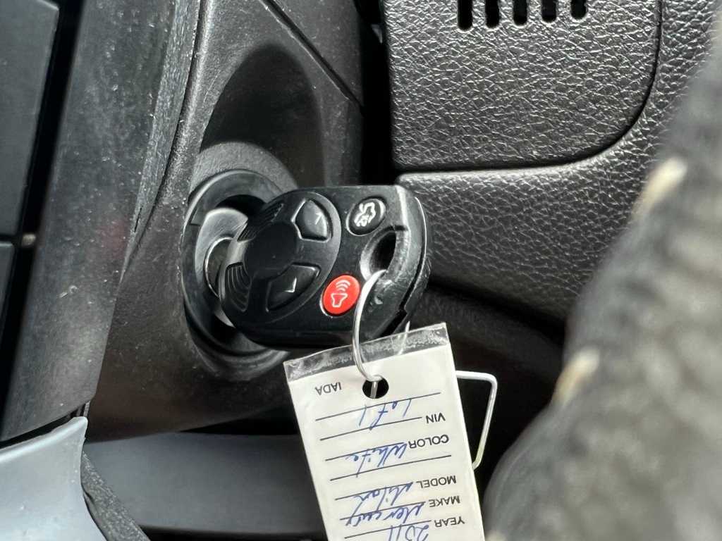 Thumbnail: 2011 Mercury Milan - 39