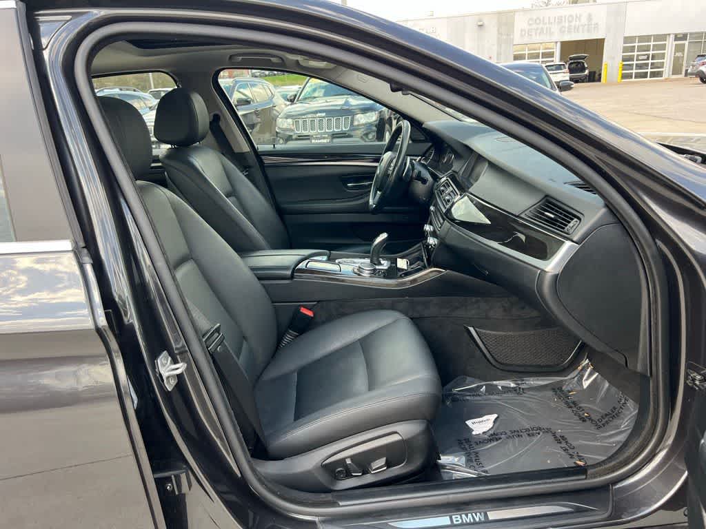 Thumbnail: 2016 BMW 5 Series - 23