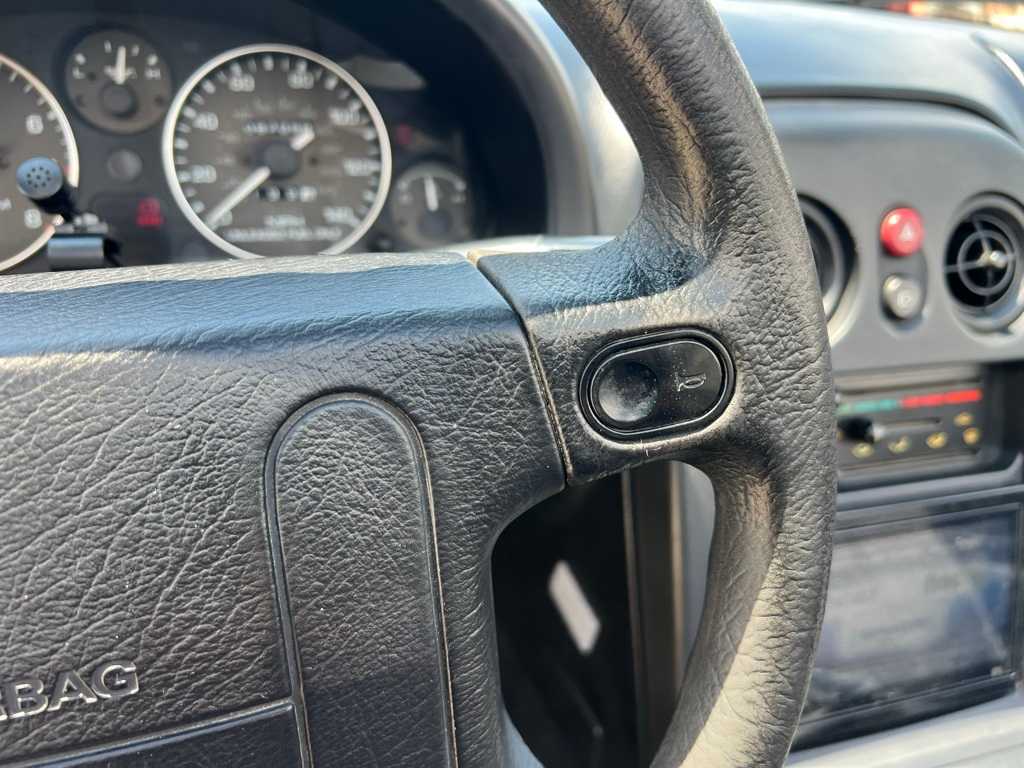Thumbnail: 1995 Mazda MX-5 Miata - 27
