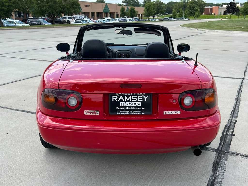 Thumbnail: 1995 Mazda MX-5 Miata - 5