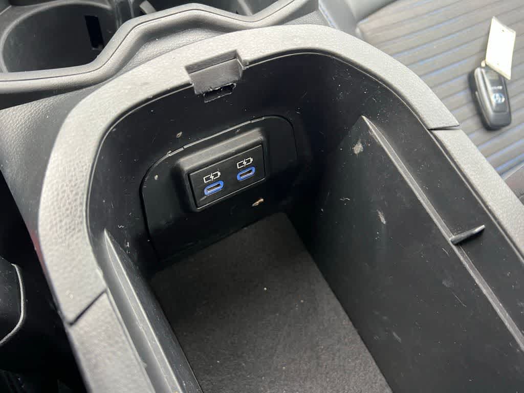 Thumbnail: 2022 Toyota RAV4 - 32