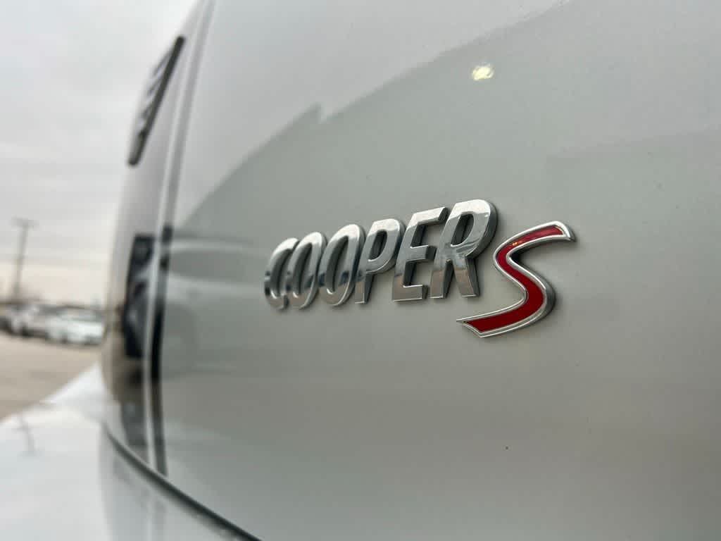 Thumbnail: 2011 MINI Cooper Countryman - 18