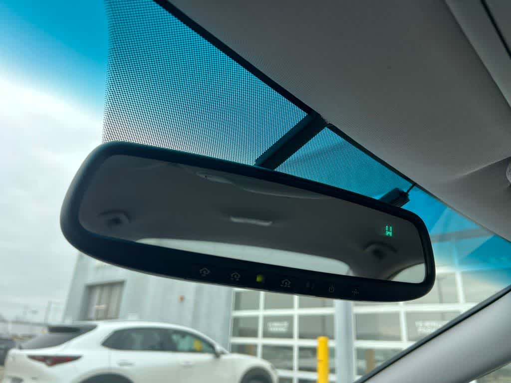 Thumbnail: 2011 Hyundai Sonata - 32