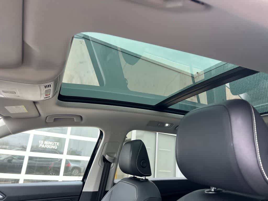 Thumbnail: 2021 Volkswagen Tiguan - 16