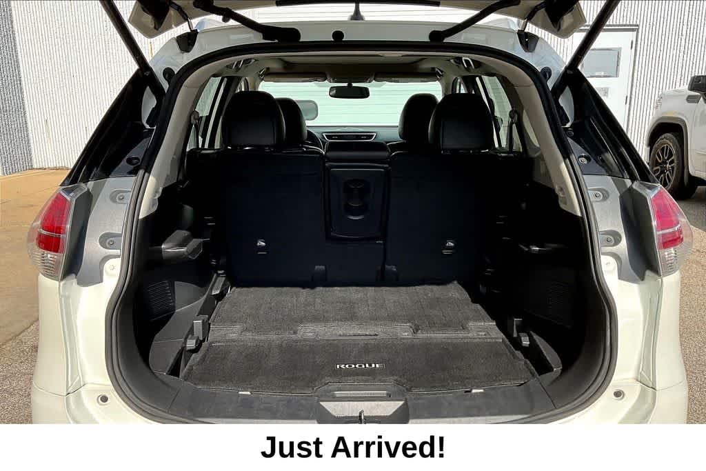 Thumbnail: 2016 Nissan Rogue - 9