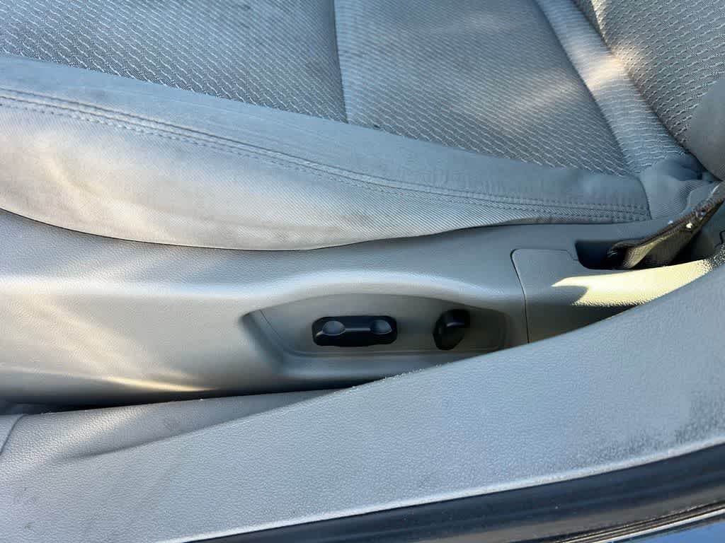 Thumbnail: 2008 Saturn Aura - 25