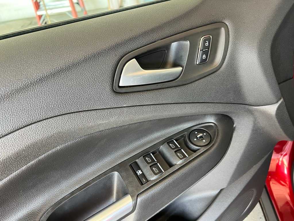 Thumbnail: 2016 Ford Escape - 15
