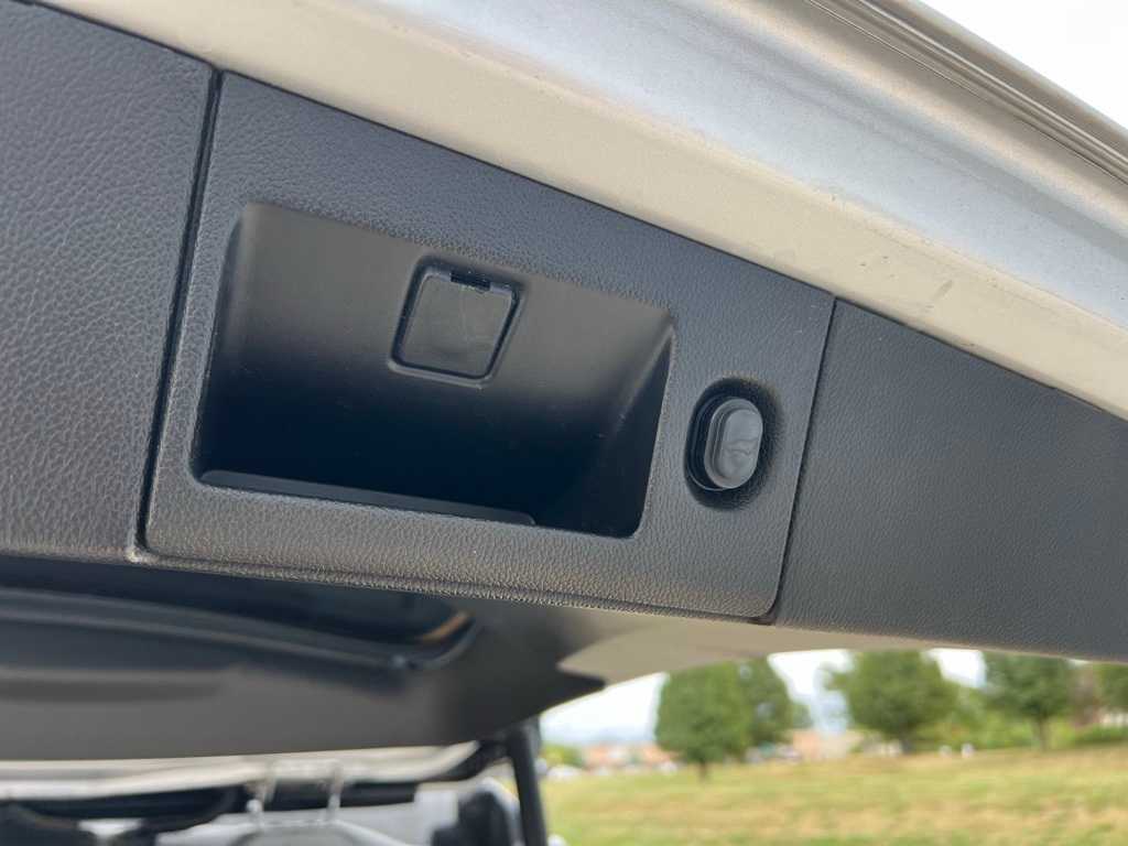 Thumbnail: 2019 Chevrolet Suburban - 29