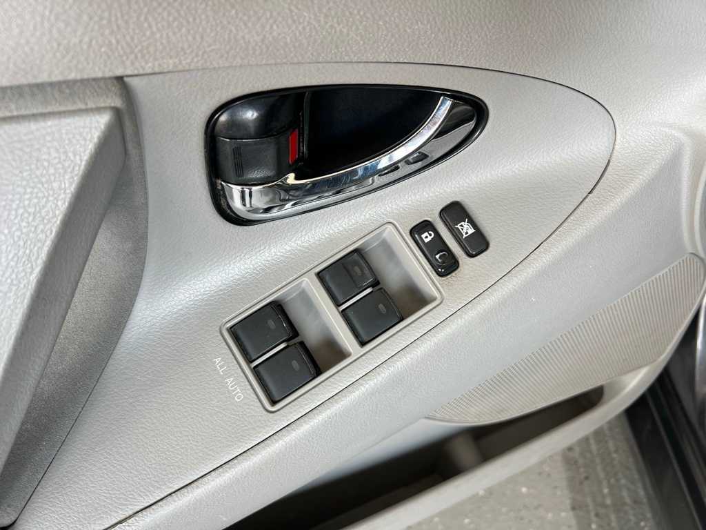 Thumbnail: 2011 Toyota Camry - 16