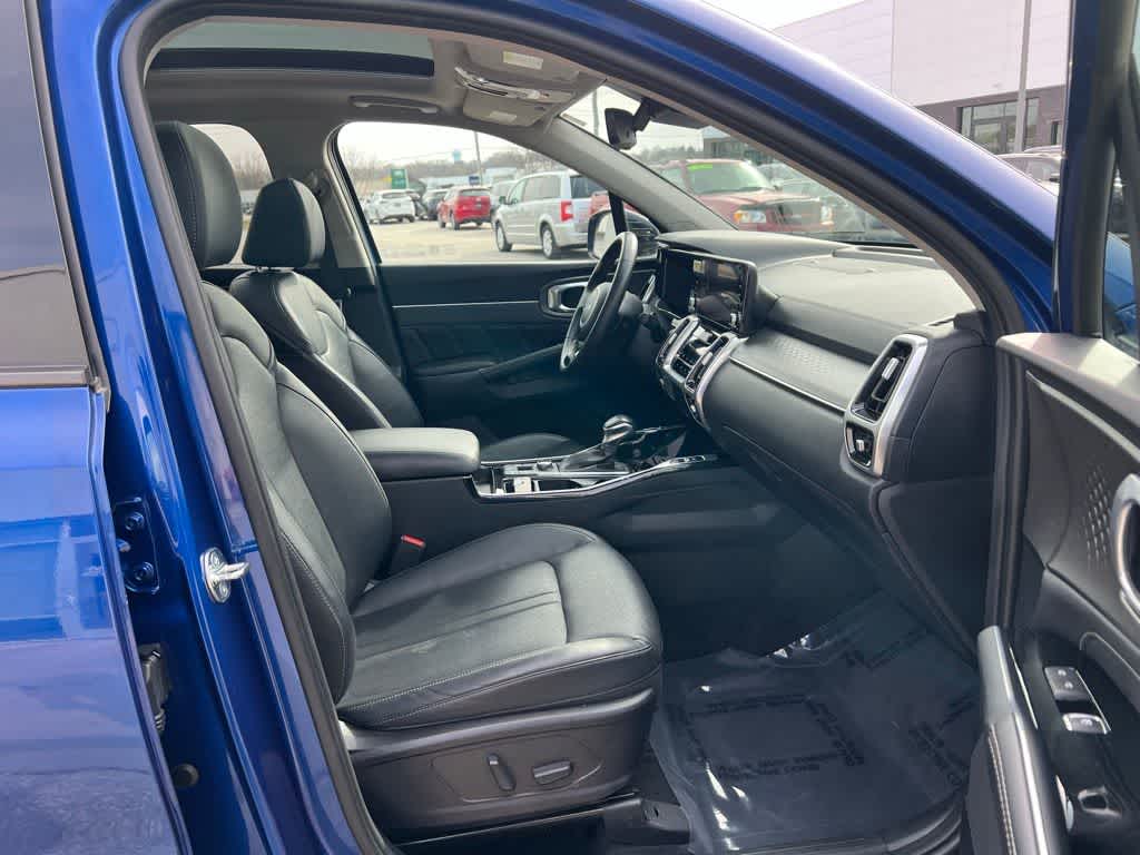 Thumbnail: 2023 Kia Sorento - 35