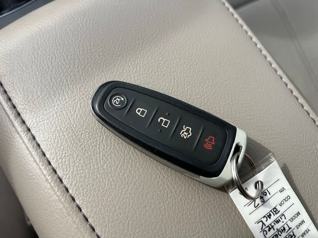 Thumbnail: 2013 Ford Edge - 36