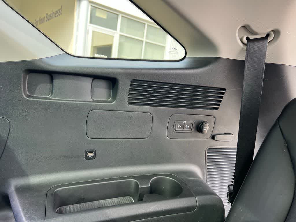 Thumbnail: 2023 Kia Sorento - 31