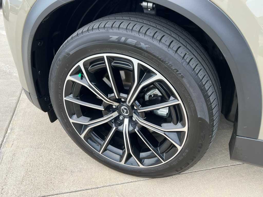 Thumbnail: 2025 Mazda CX-70 - 10