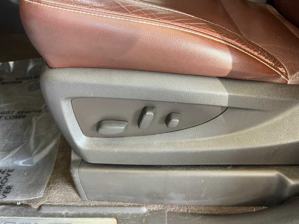 Thumbnail: 2015 Chevrolet Tahoe - 15