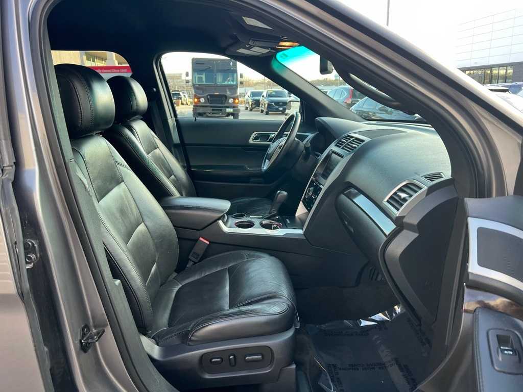 Thumbnail: 2014 Ford Explorer - 20