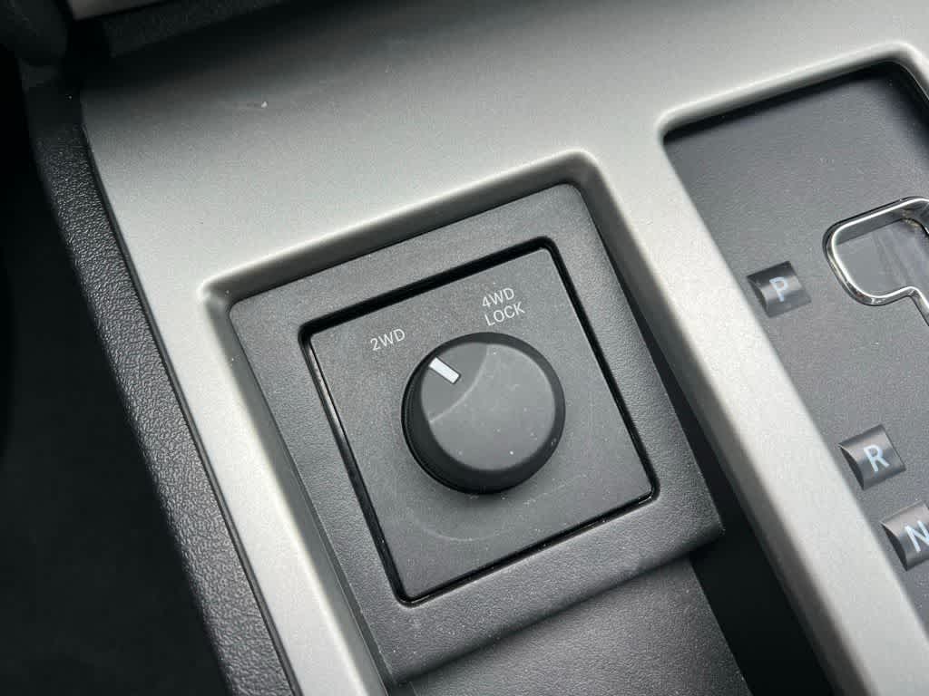 Thumbnail: 2011 Dodge Nitro - 40