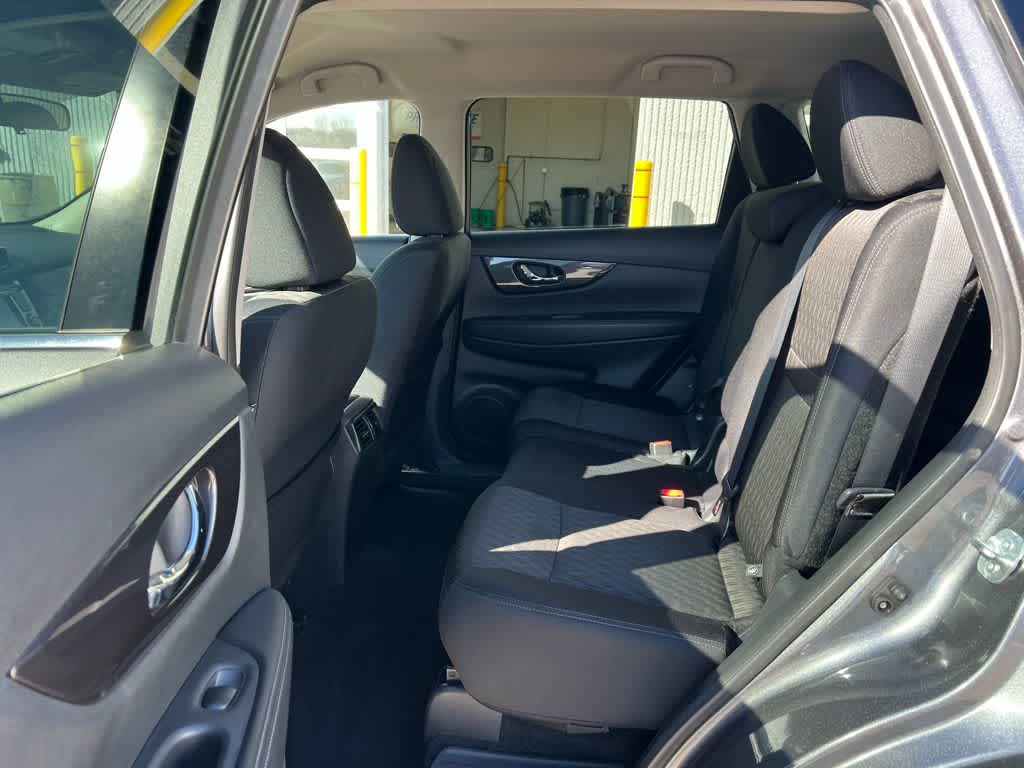 Thumbnail: 2018 Nissan Rogue - 18