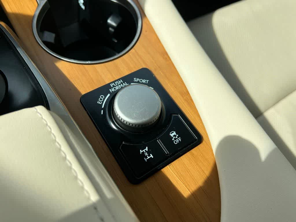 Thumbnail: 2017 Lexus RX - 46