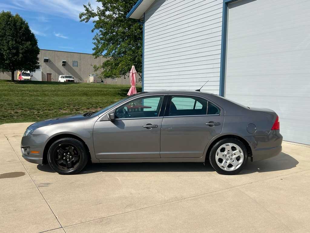 Thumbnail: 2010 Ford Fusion - 3