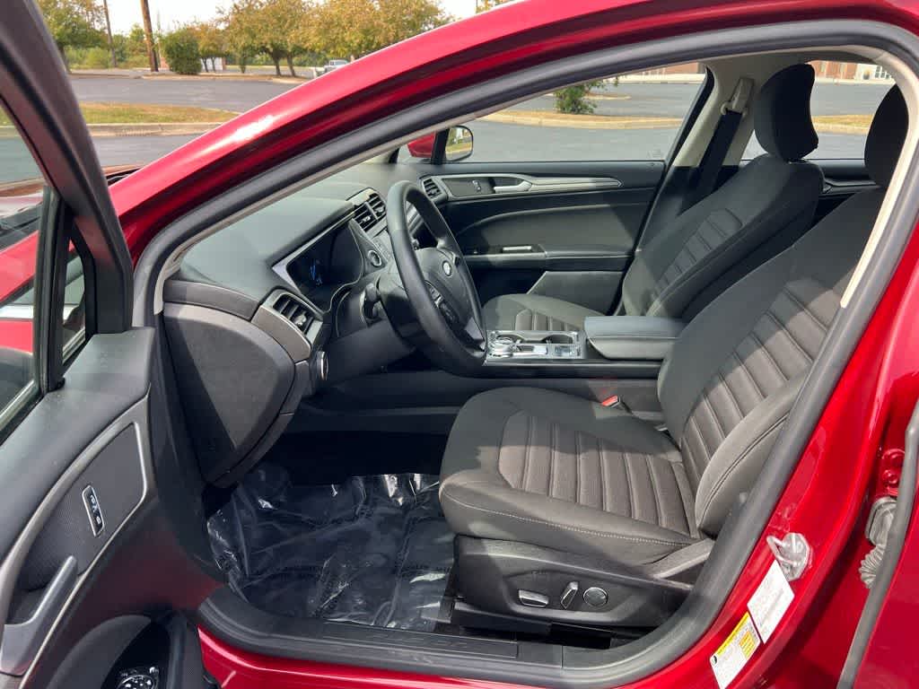 Thumbnail: 2017 Ford Fusion - 12