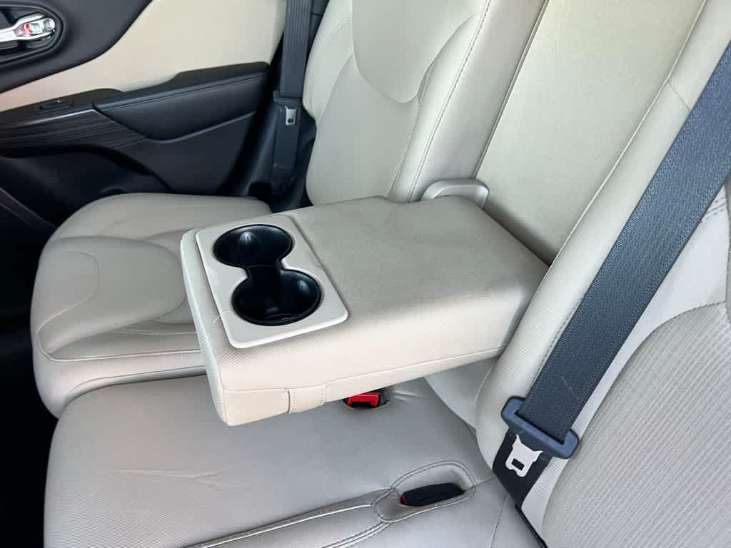 Thumbnail: 2016 Jeep Cherokee - 19