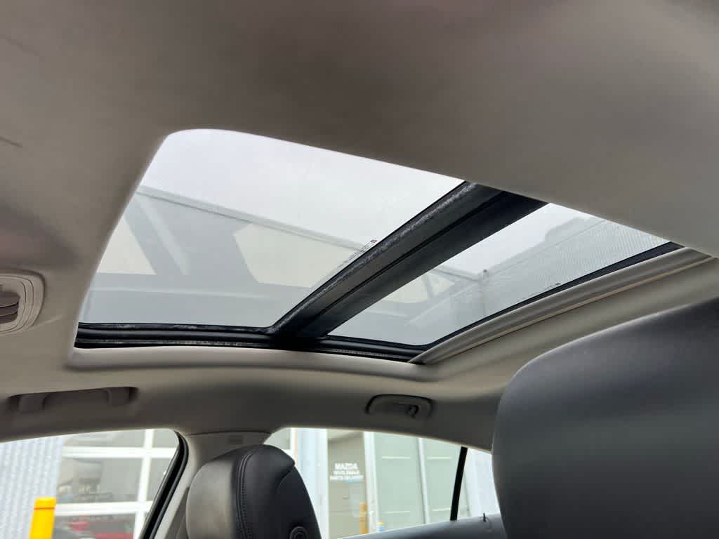 Thumbnail: 2011 Buick LaCrosse - 18