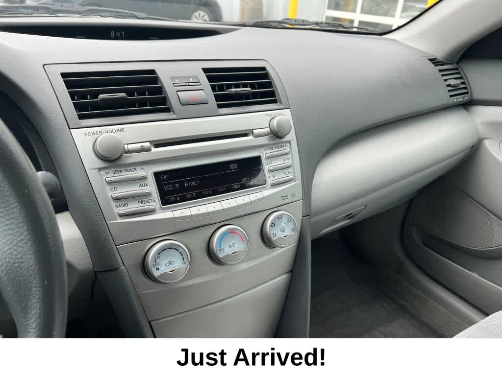 Thumbnail: 2011 Toyota Camry - 28