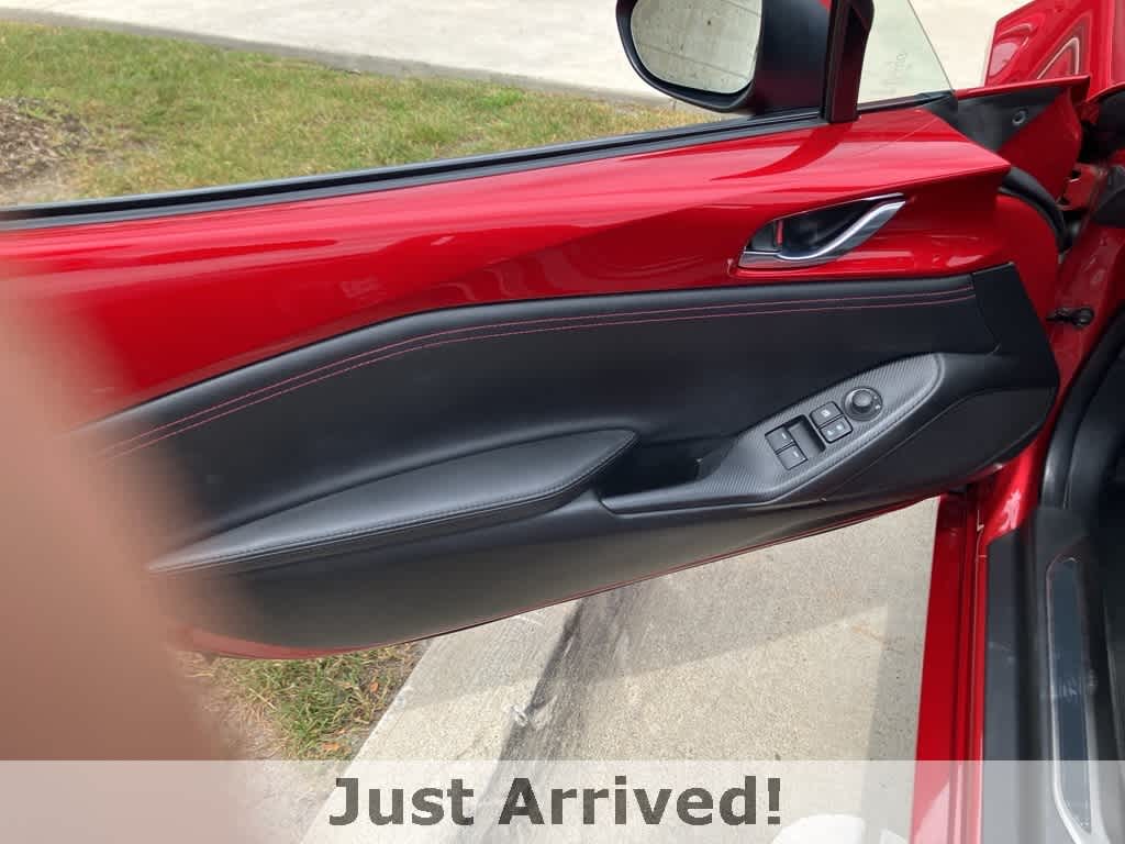 Thumbnail: 2016 Mazda MX-5 Miata - 8