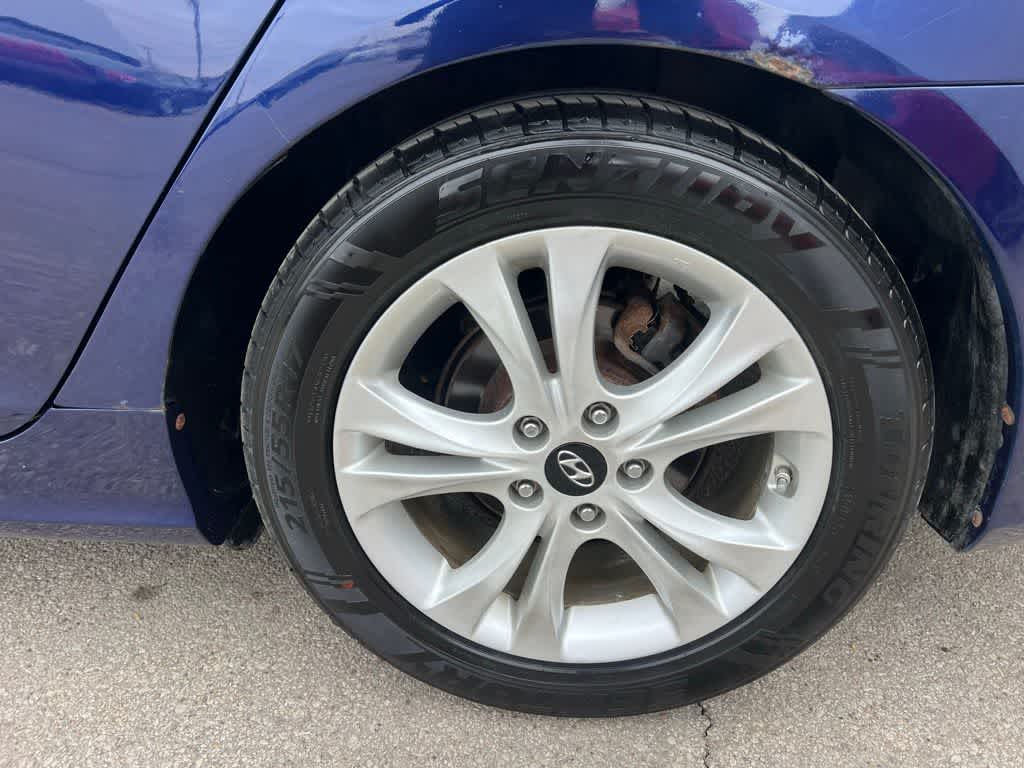 Thumbnail: 2011 Hyundai Sonata - 11