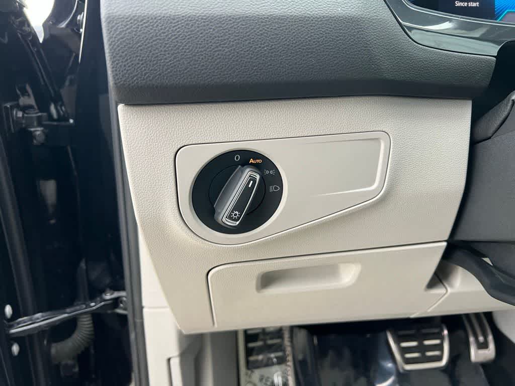 Thumbnail: 2023 Volkswagen Tiguan - 13