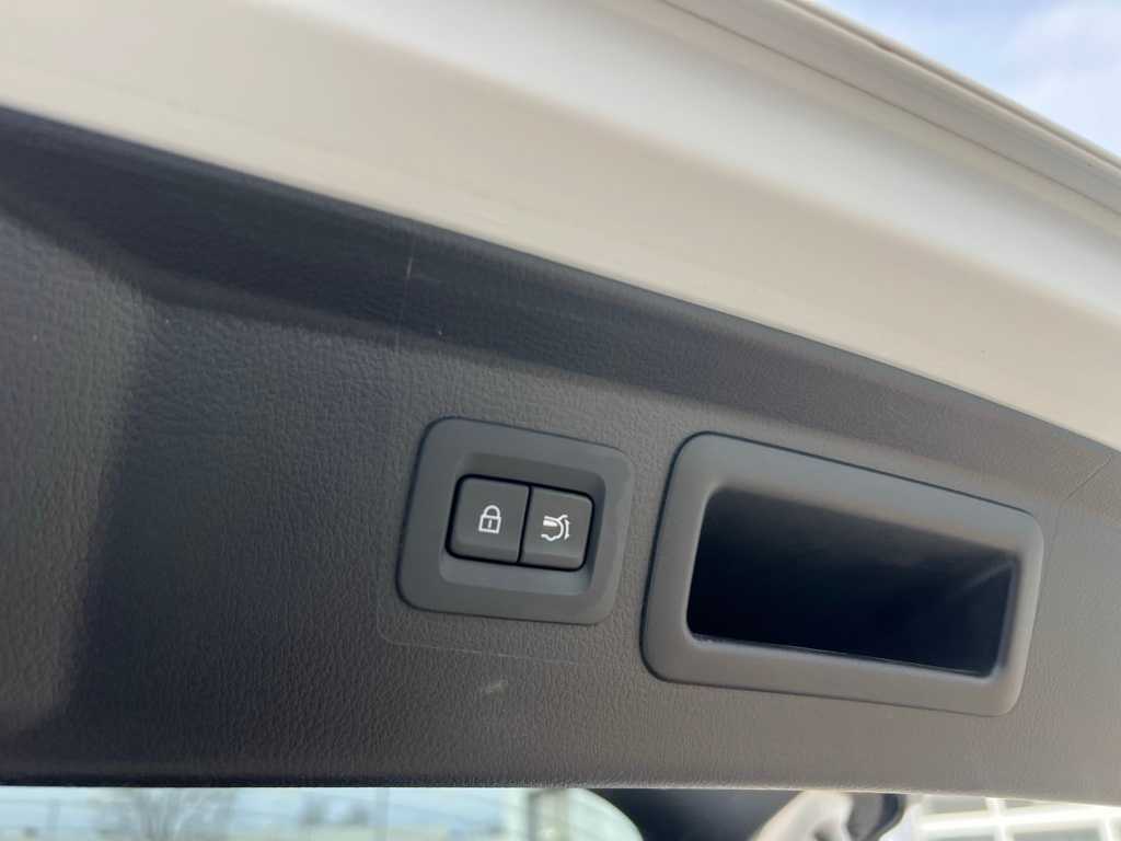 Thumbnail: 2023 Mazda CX-50 - 20