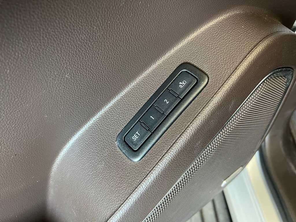 Thumbnail: 2015 Chevrolet Tahoe - 13