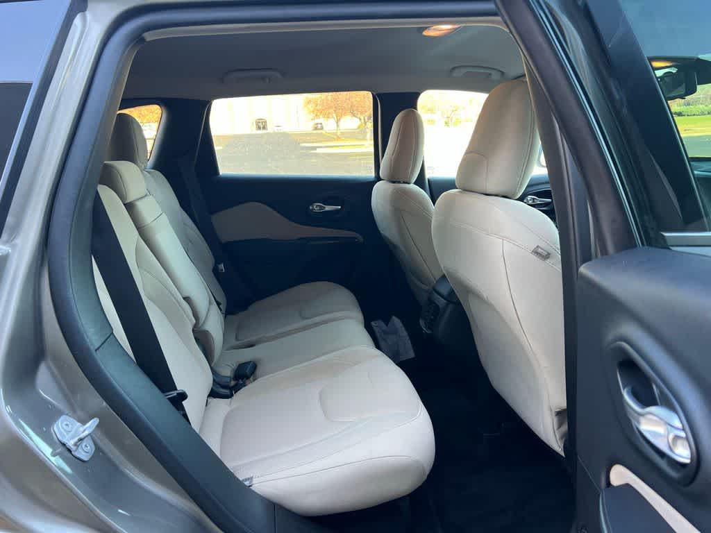 Thumbnail: 2016 Jeep Cherokee - 20