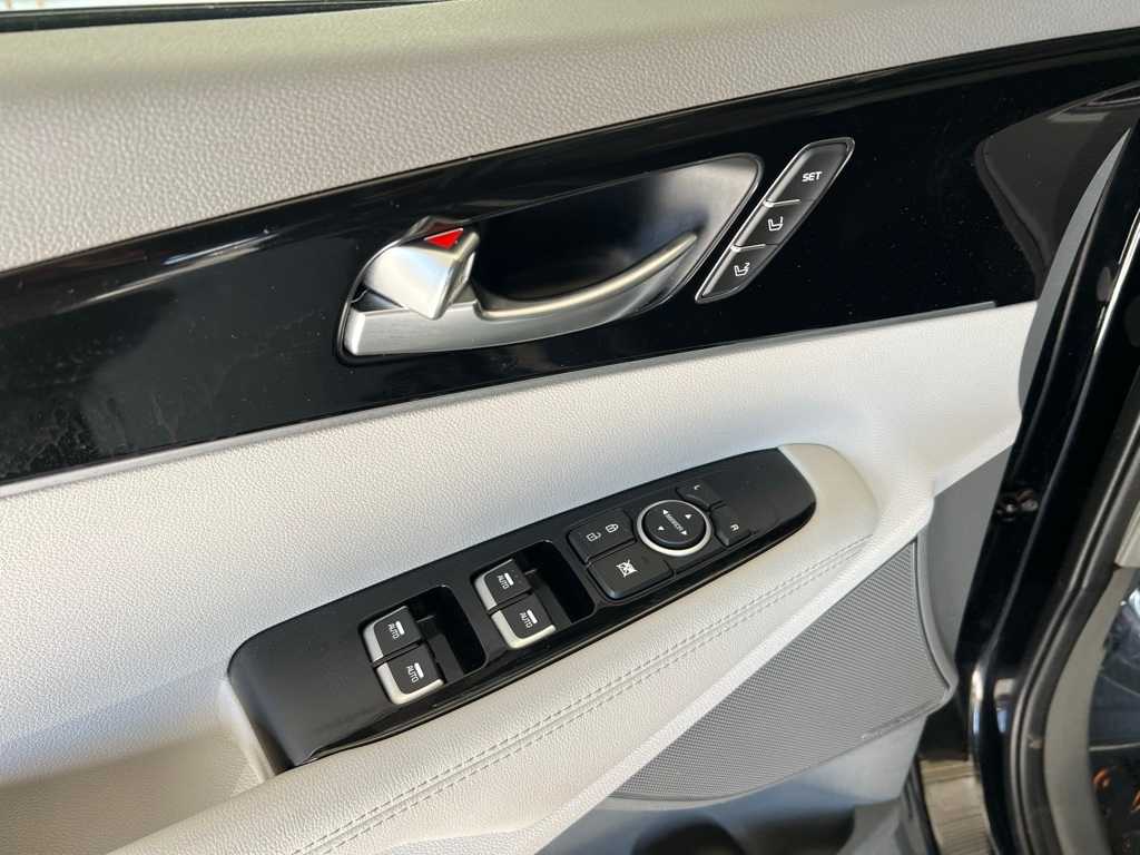 Thumbnail: 2019 Kia Sorento - 14