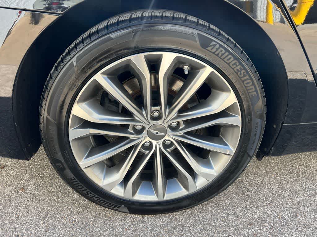 Thumbnail: 2015 Hyundai Genesis - 12