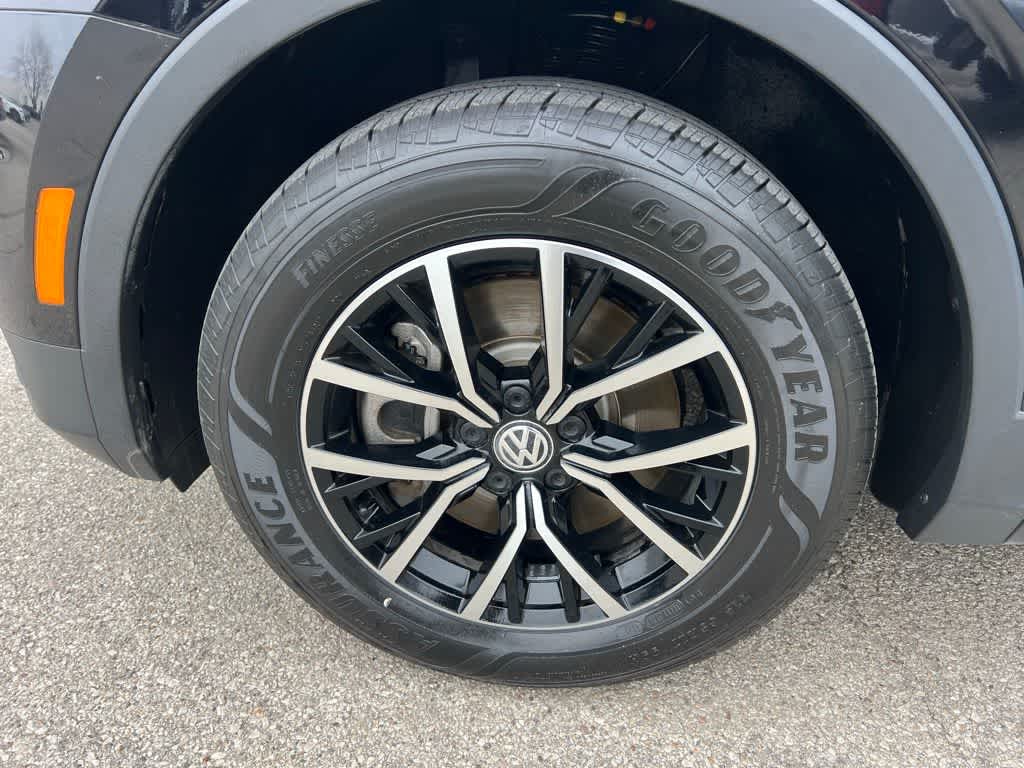 Thumbnail: 2021 Volkswagen Tiguan - 10