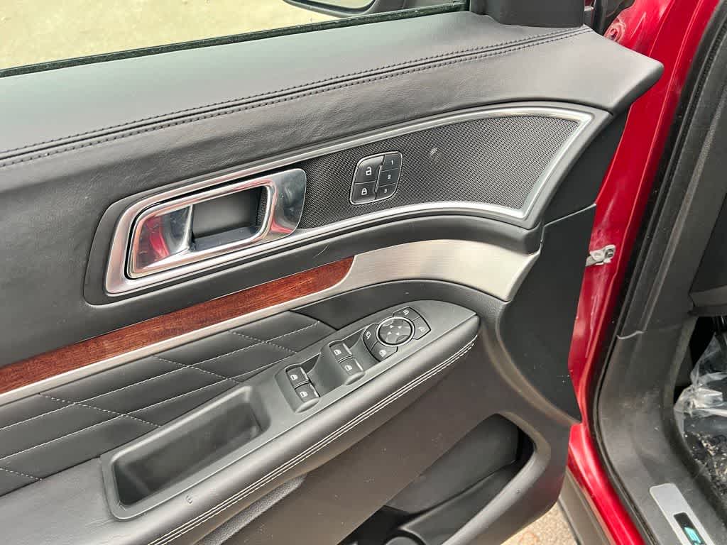 Thumbnail: 2016 Ford Explorer - 18