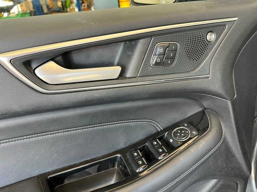 Thumbnail: 2019 Ford Edge - 12
