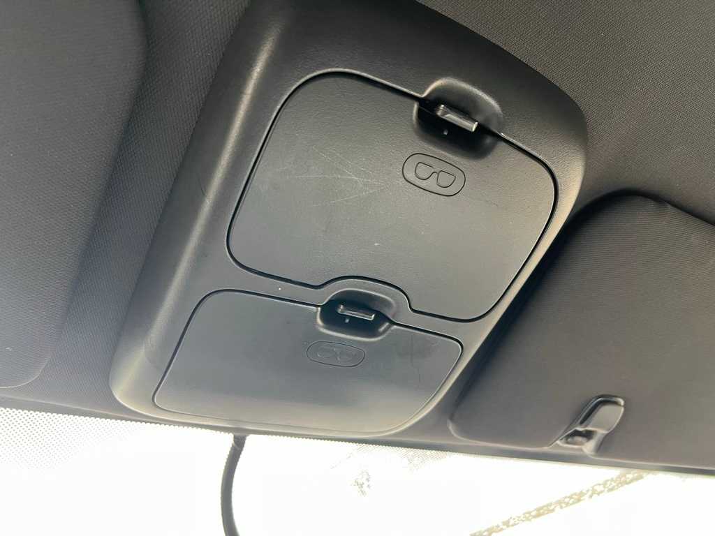 Thumbnail: 2010 Ford Escape - 23