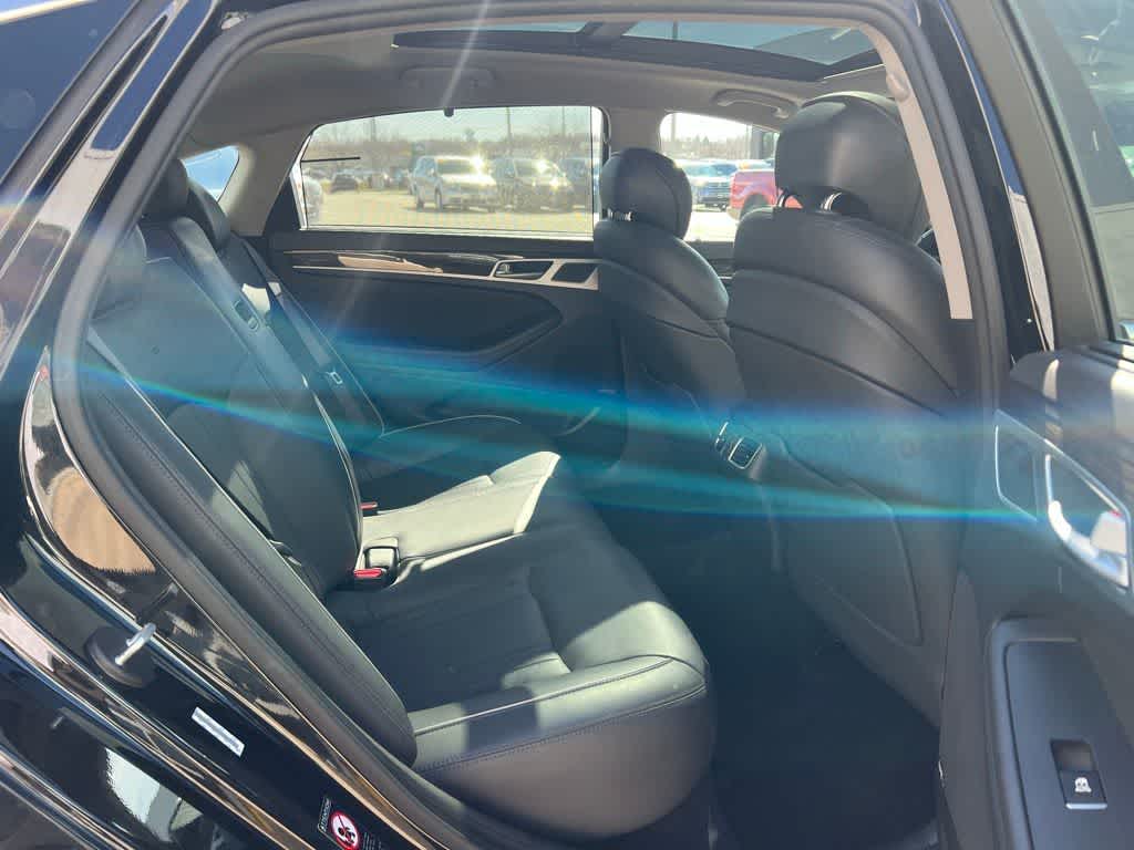 Thumbnail: 2015 Hyundai Genesis - 26