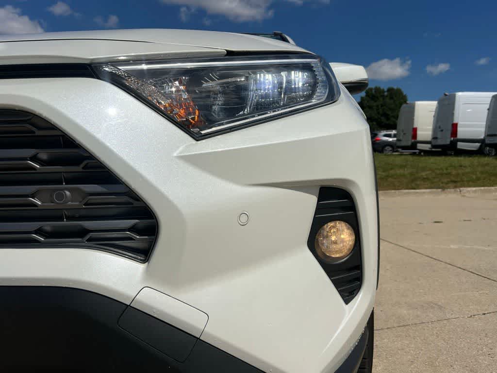 Thumbnail: 2020 Toyota RAV4 - 15
