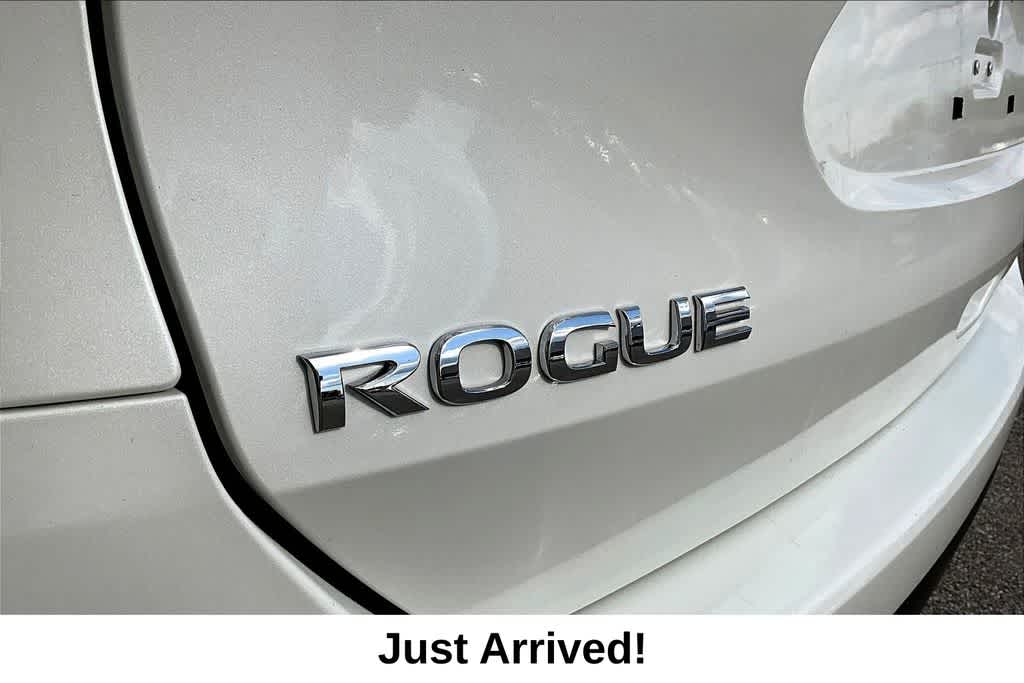 Thumbnail: 2016 Nissan Rogue - 33