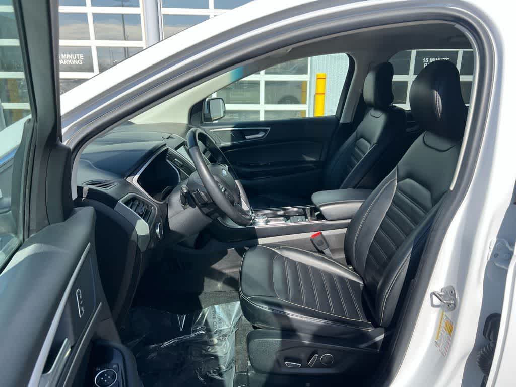 Thumbnail: 2019 Ford Edge - 12