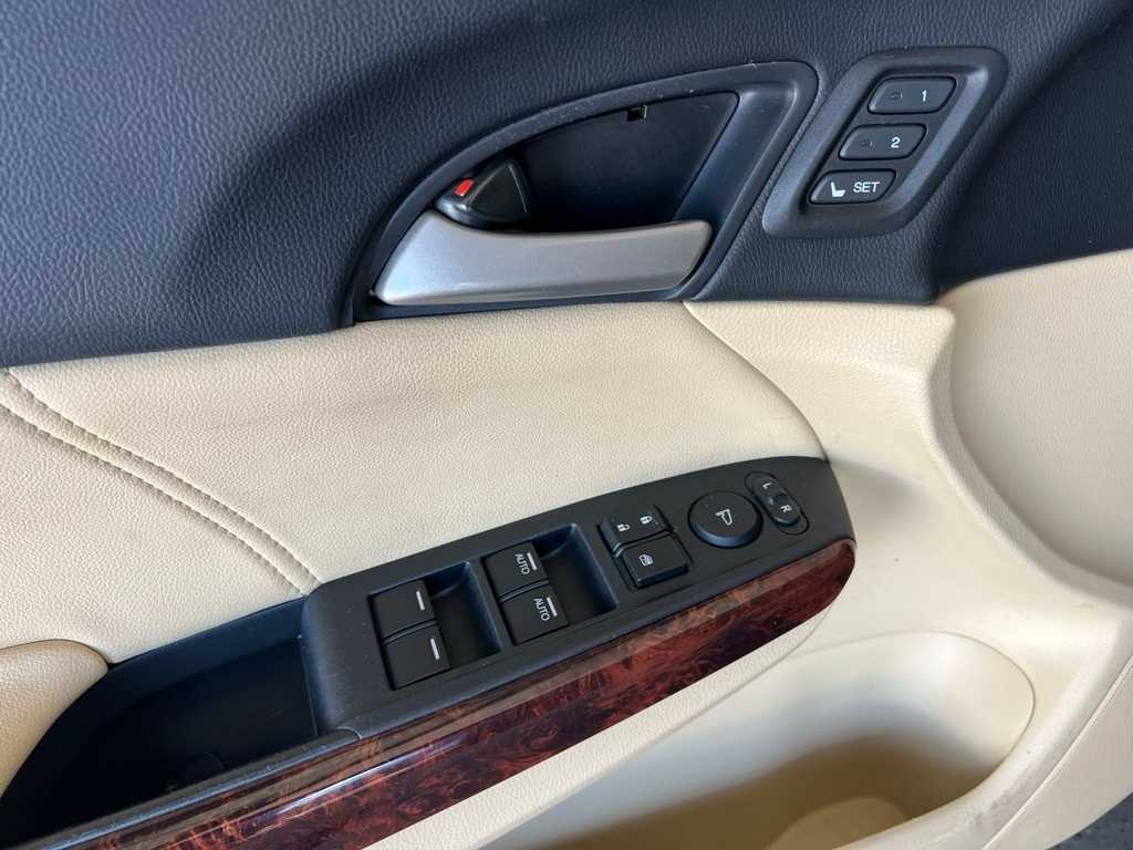 Thumbnail: 2012 Honda Crosstour - 14